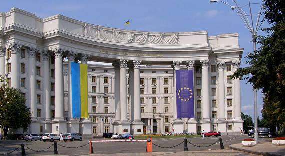 МИД Украины: проводить выборы на Донбассе — недопустимо