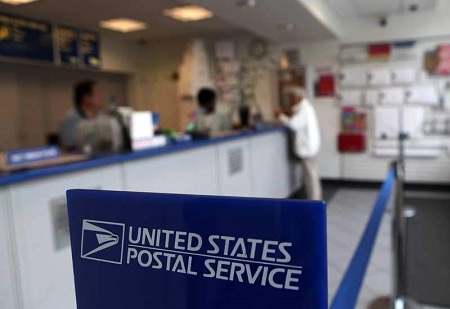 Американец пожаловался на потерявшую прах его матери почту