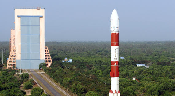 Индия в пятницу вновь проведет массовый запуск спутников