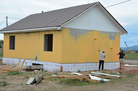 В Хакасии стал известен состав рабочей группы по взаиморасчетам со строителями жилья для погорельцев