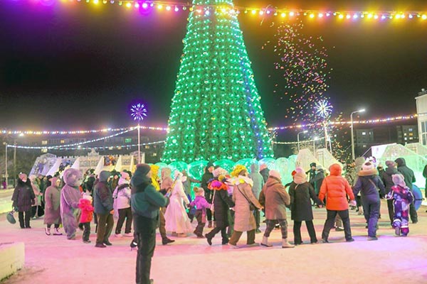 Новогодние праздники Саяногорск отметил «Волшебством русских традиций» от РУСАЛа
