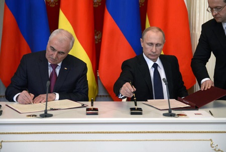 Политики США и Европы негодуют из-за союза России и Южной Осетии