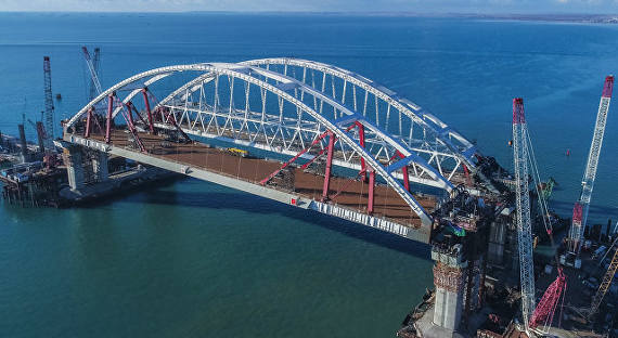 Украина санкциями остановит строительство моста в Крым