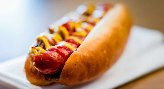 В США побиты два мировых рекорда по поеданию хот-догов