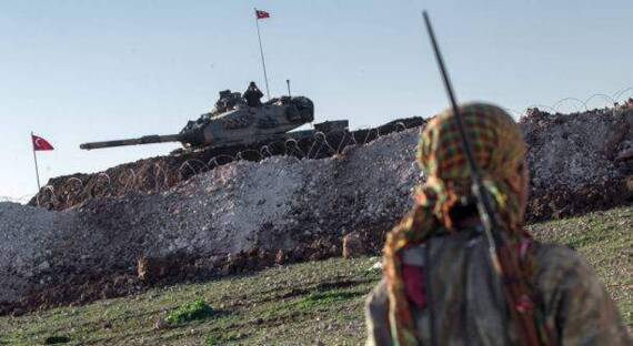 Турция начала массированные обстрелы севера Сирии