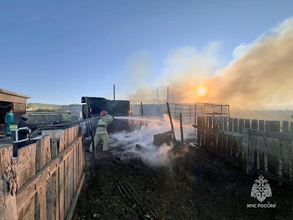 Ночь в огне и день в дыму: сводка пожаров, потрясших Хакасию в минувшие выходные