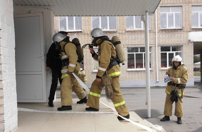 В Хакасии эвакуировали учащихся трех школ, эвакуации - учебные