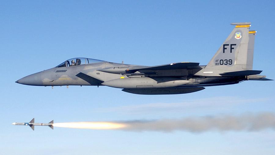 Американцы сравнивают шансы истребителя F-15C против российского Су-57
