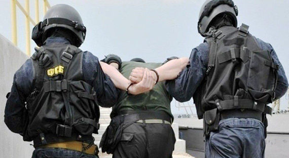 Оперативники ФСБ задержали двух человек за шпионаж