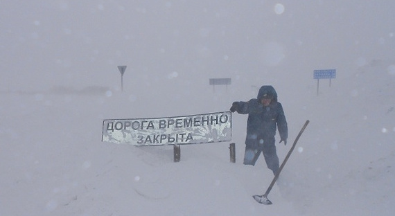 В Алтайском крае в снежный затор попали 168 человек