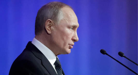 Путин поручил предоставить россиянам два выходных на вакцинацию от COVID-19