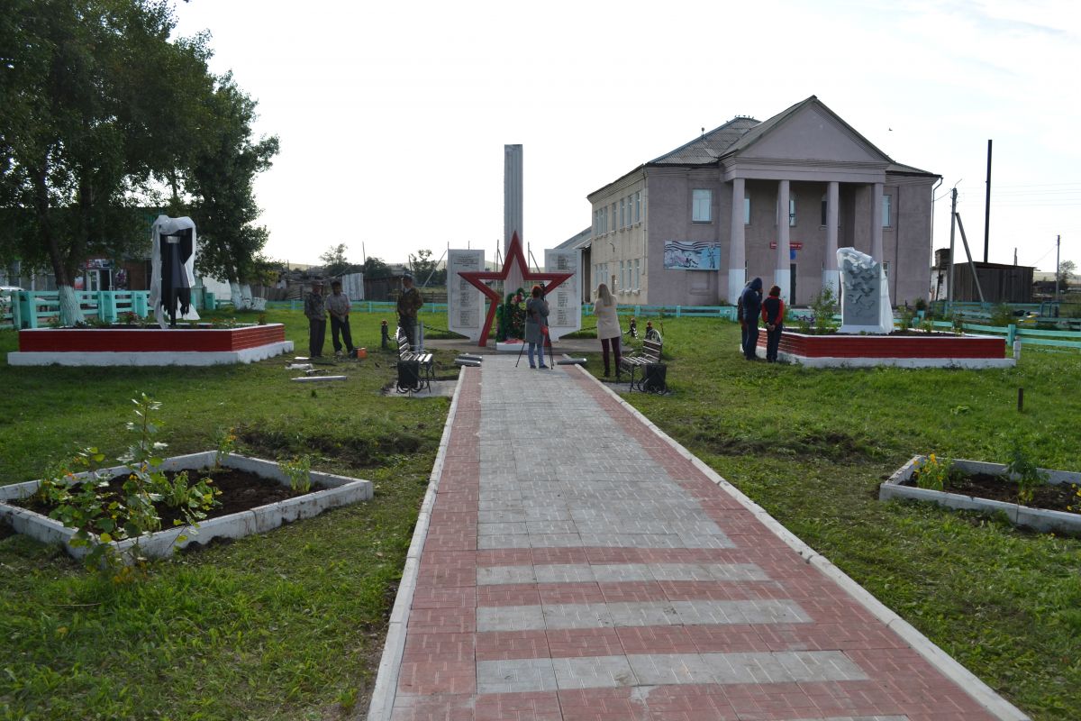 В Хакасии благоустроен памятник участникам Великой Отечественной войны