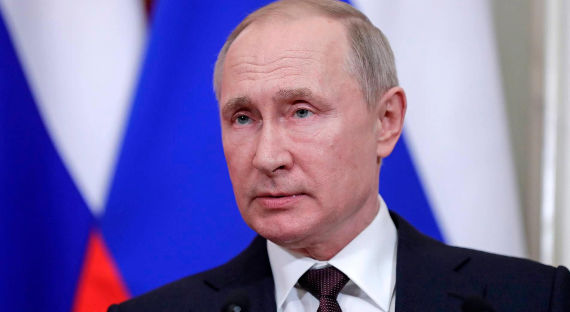 Путин призвал россиян сообща противостоять COVID-19
