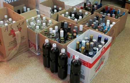 Житель Черногорска продавал из дома контрафактный алкоголь