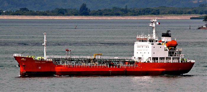 В Малайзии снова пропал танкер