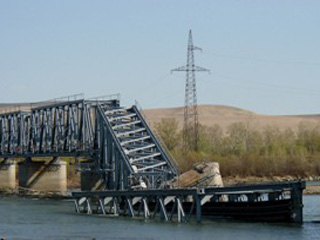Мост через реку Абакан восстановят к октябрю