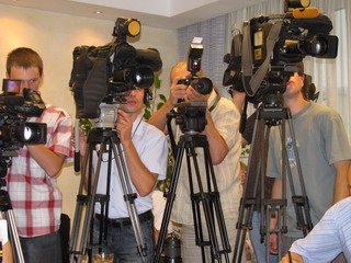 Приватизация государственных СМИ начнется в 2011 году