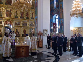 Архиепископ Ионафан совершил литию по жертвам теракта в "Домодедово"