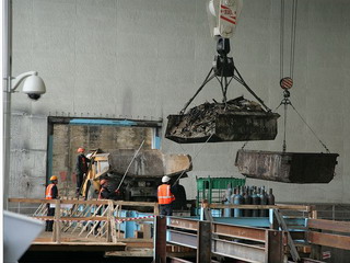  Из разрушенного машзала СШГЭС вывезли 10 тыс. кубометров металлолома