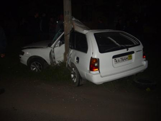 В Хакасии пьяный водитель врезался в электроопору