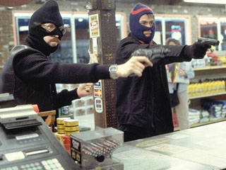Два жителя Хакасии напились и пошли грабить магазин