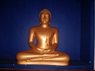 В Туве ламы обнаружили в статуэтке Будды древние реликвии