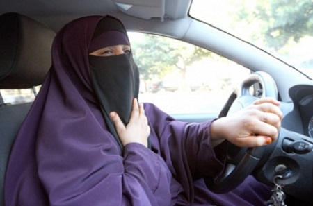 В Саудовской Аравии двух женщин-водителей будут судить как террористок
