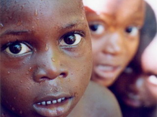 Американцы попались на краже детей-сирот с Гаити