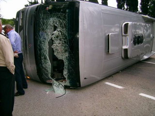 В Красноярском крае перевернулся автобус - семеро пострадавших