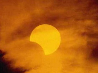 Завтра утром жители Хакасии смогут наблюдать солнечное затмение