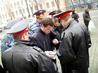 Полицейских обяжут зачитывать россиянам права при задержании