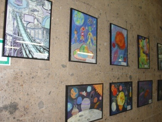 В Саяногорске открылась выставка юных художников