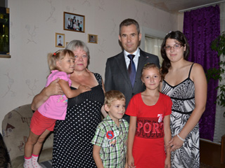 Астахов посоветовал создавать в Хакасии семейные деревни