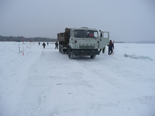 В Таштыпском районе открыли ледовую переправу через реку Абакан