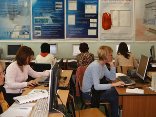 Свыше 300 жительниц Хакасии бесплатно повысили квалификацию