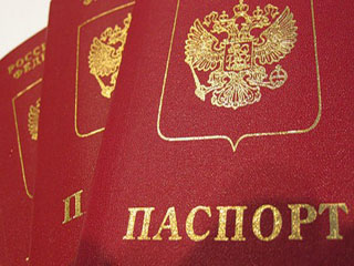 Виктор Зимин вручил паспорта школьникам Хакасии