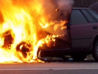 В Абакане неизвестные угнали и сожгли автомобиль