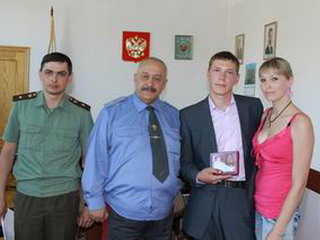 Медведев наградил парня из Хакасии орденом Мужества