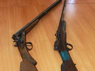 Жительница Черногорска нашла в своем гараже два ретро-ружья