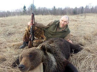 Фото Валуева, убившего медведя, взорвало интернет