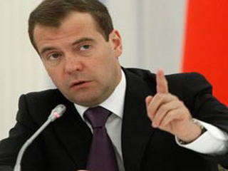 Медведев раскритиковал министров за остроумие 