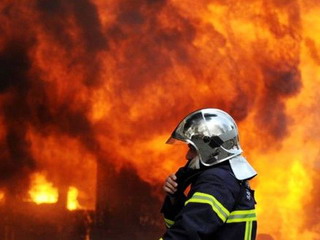 Крупный пожар в Абакане: сгорели спортзал и сауна (фото)