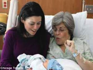 В США 61-летняя бабушка родила собственного внука