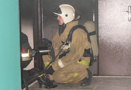 Двух человек спасли во время пожара в абаканской пятиэтажке