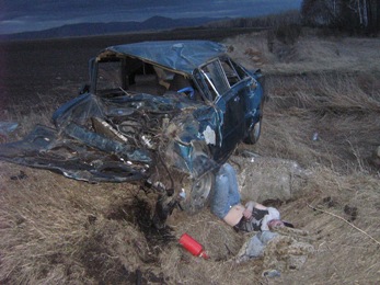 Утром в Хакасии насмерть разбился водитель ВАЗа (фото)