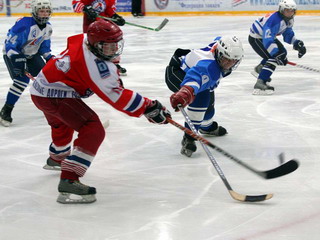 Хоккейный турнир памяти Вяткина выиграла абаканская команда «ДЮСШ-93» 