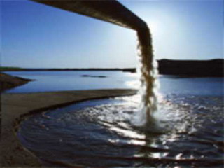Власти Жемчужного обязали прекратить сброс сточных вод вблизи оз. Шира