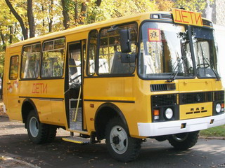  В Хакасии "Тойота" врезалась в школьный автобус с 20  детьми