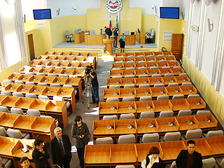 Численность хакасского парламента сократят на треть
