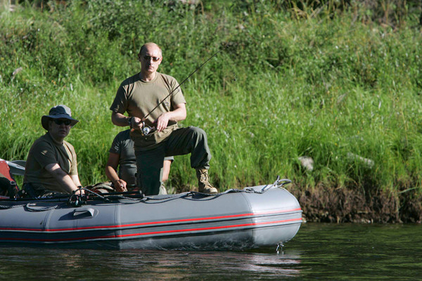 Путин: Нужно оградить рыболовов от браконьеров и бюрократов